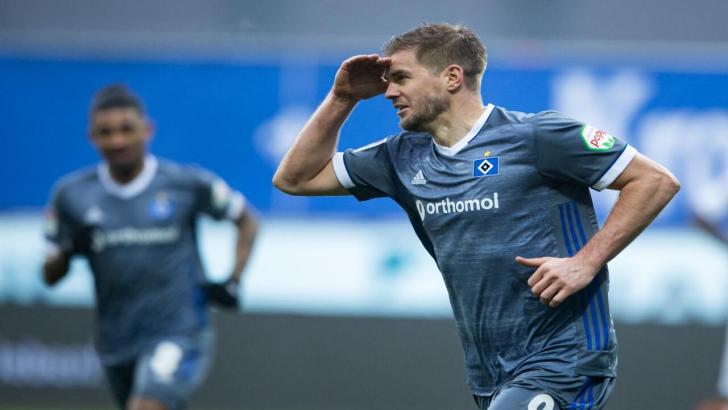 Hamburg striker Simon Terodde